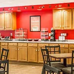Econo Lodge On The Bay 