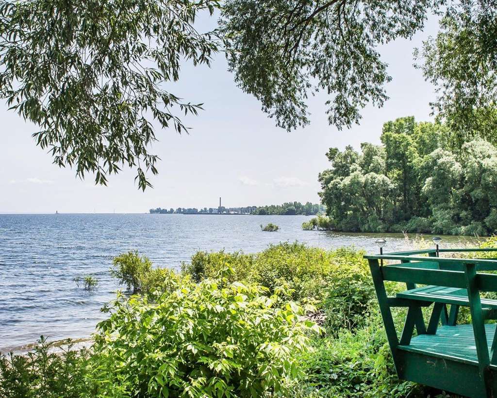 Lodge Econo On The Bay *